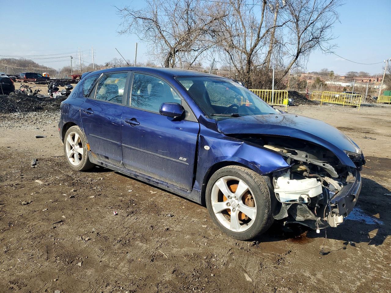 2005 MAZDA 3 HATCHBACK photo 4