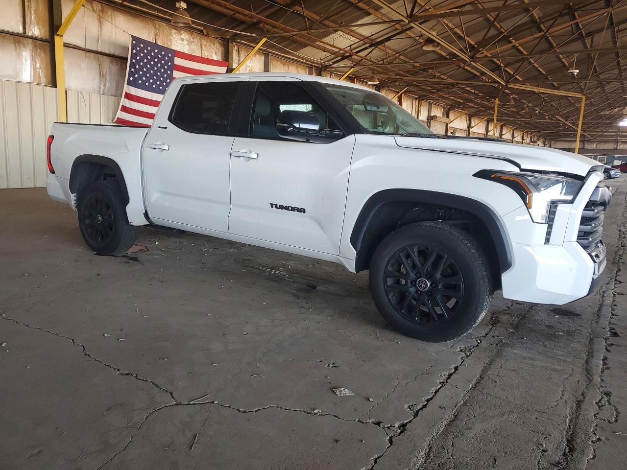 2024 TOYOTA TUNDRA LIMITED HV photo 4