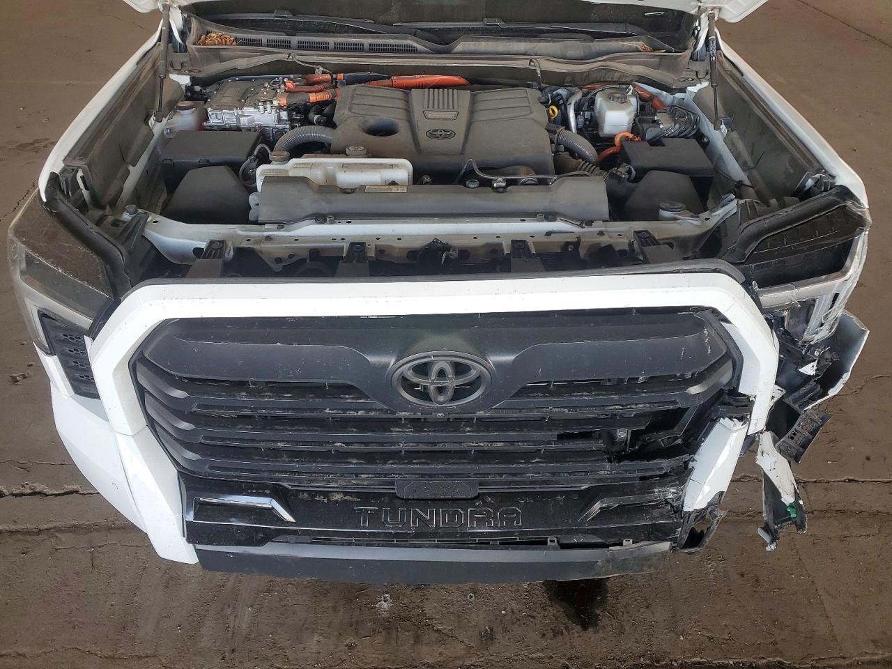 2024 TOYOTA TUNDRA LIMITED HV photo 11