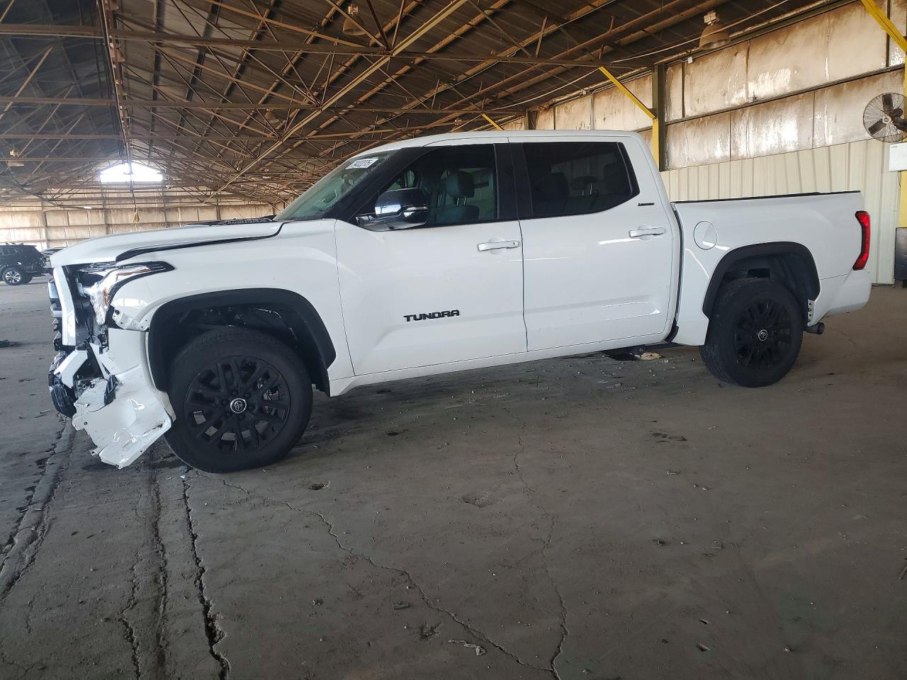 2024 TOYOTA TUNDRA