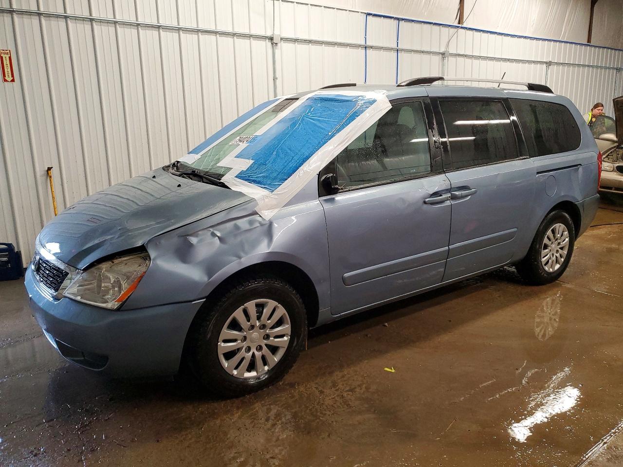 2011 KIA SEDONA