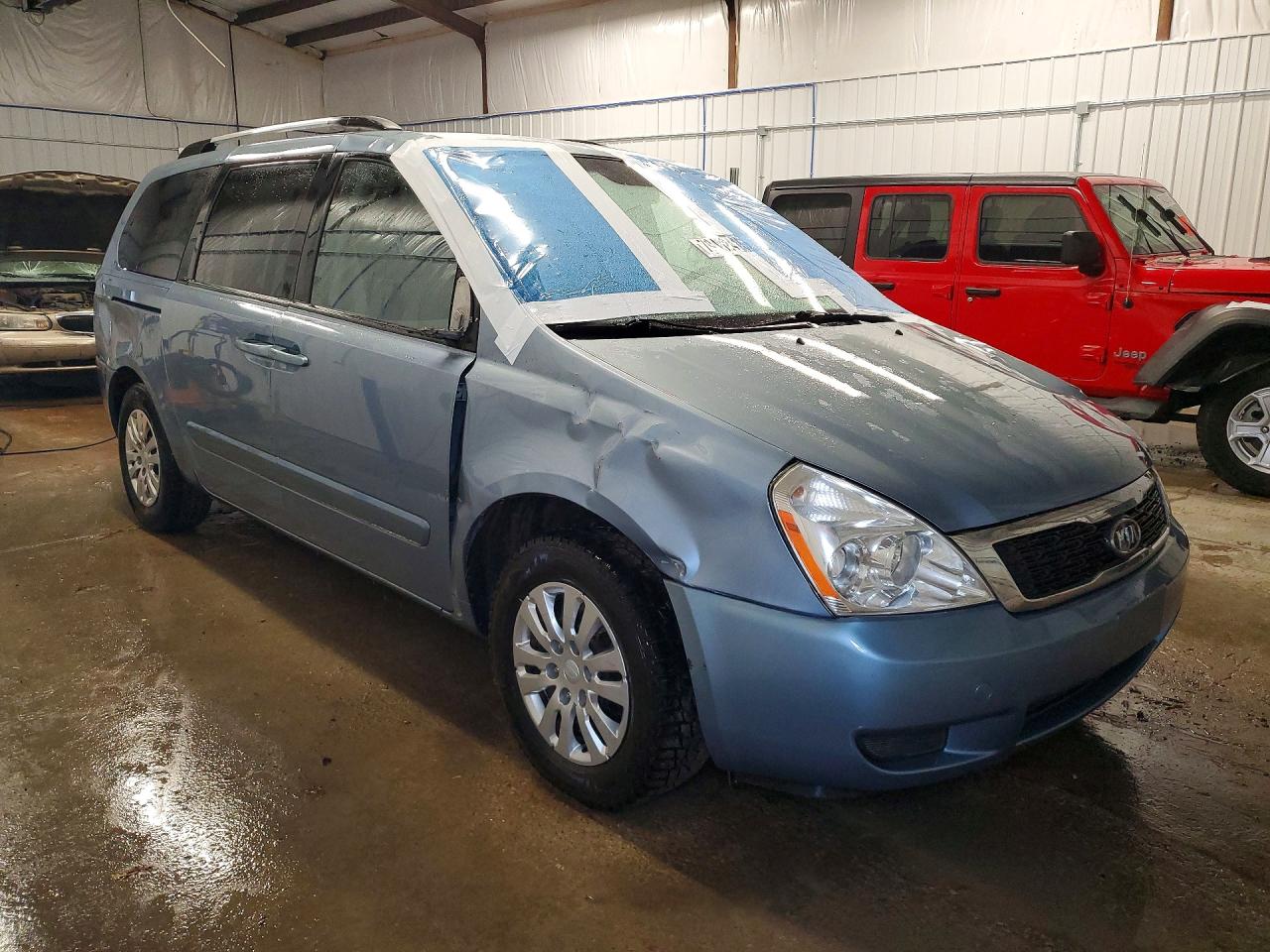 2011 KIA SEDONA LX photo 4
