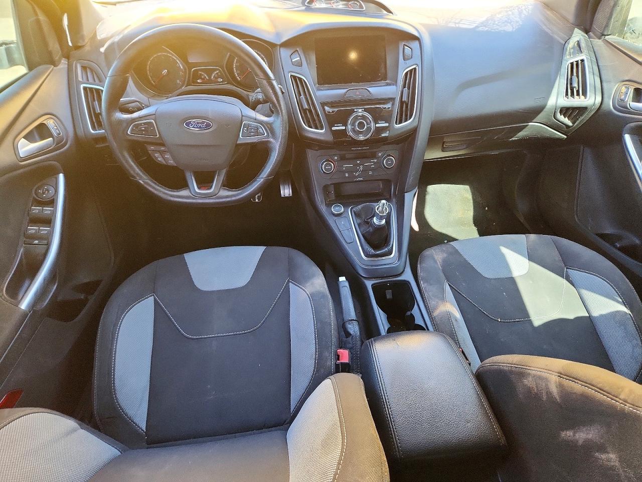 2017 FORD FOCUS ST photo 8