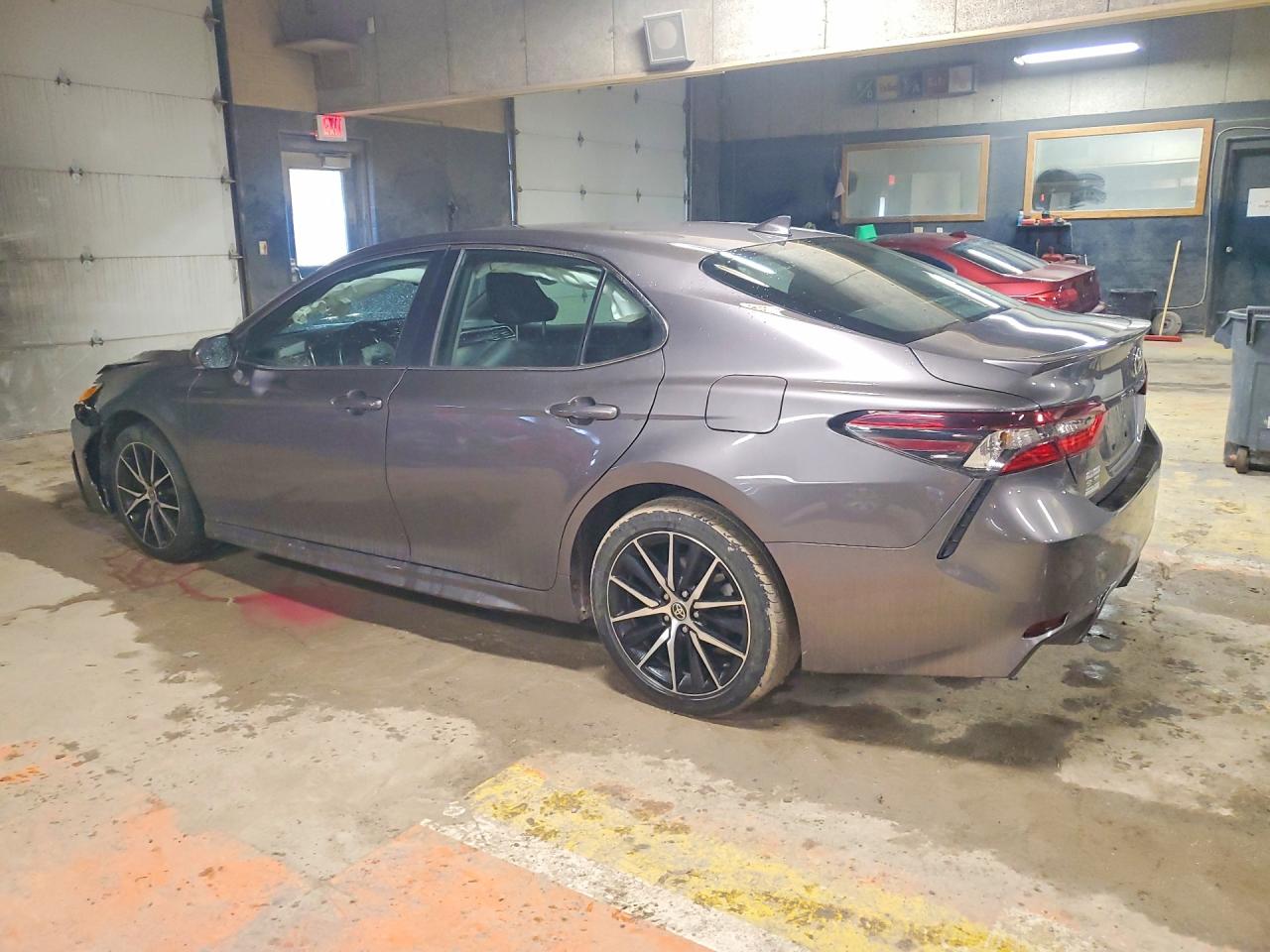 2022 TOYOTA CAMRY SE photo 4