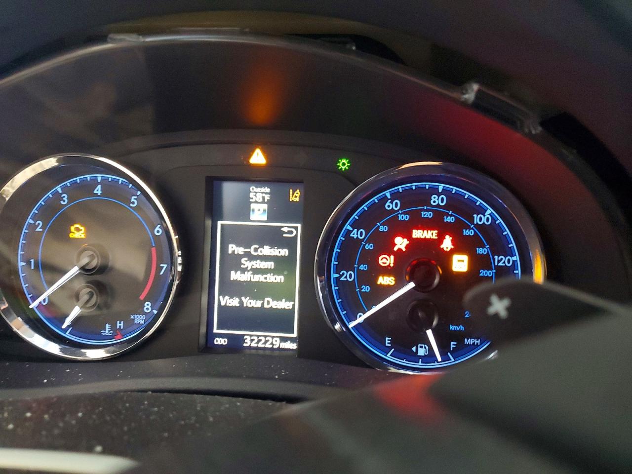 2018 TOYOTA COROLLA SE photo 9