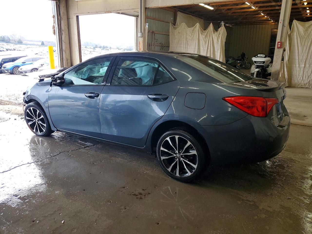 2018 TOYOTA COROLLA SE photo 2