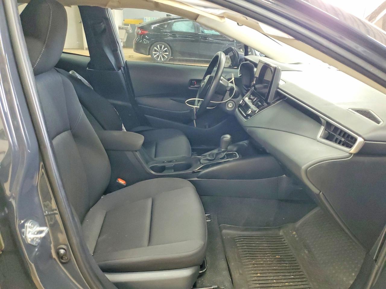 2024 TOYOTA COROLLA LE photo 13