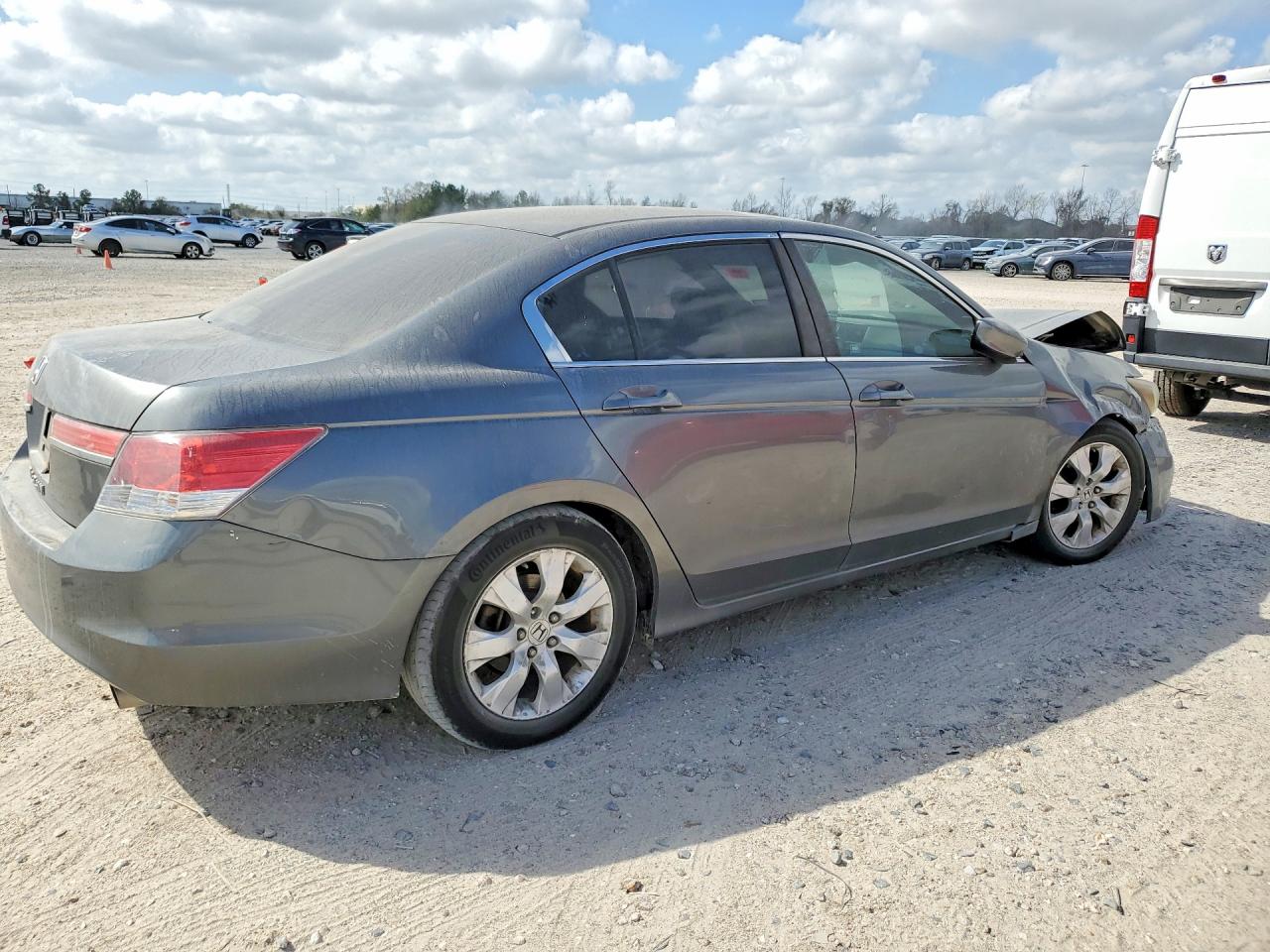 2011 HONDA ACCORD LX photo 3