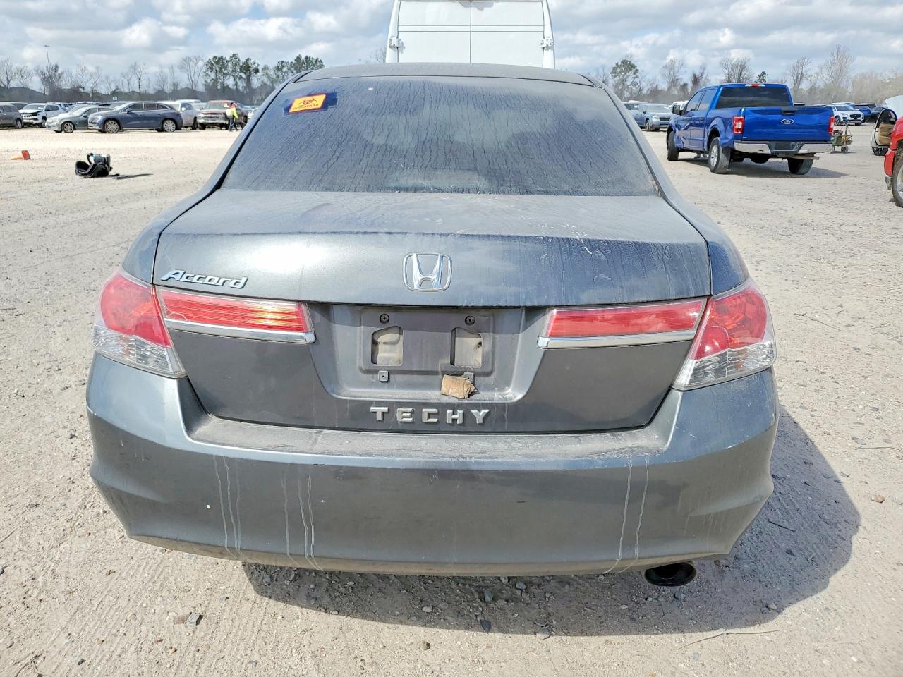 2011 HONDA ACCORD LX photo 6