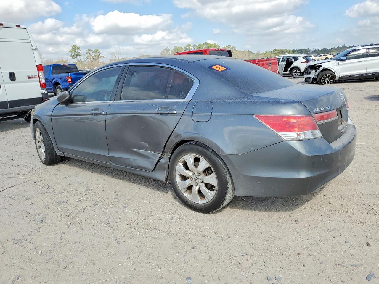 2011 HONDA ACCORD LX photo 2