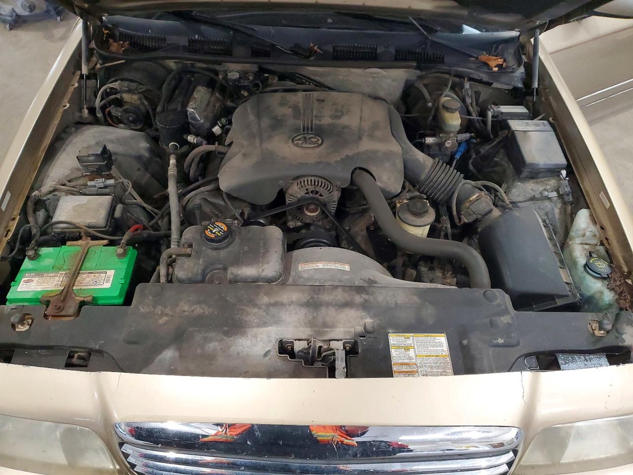 2000 FORD CROWN VICTORIA LX photo 21