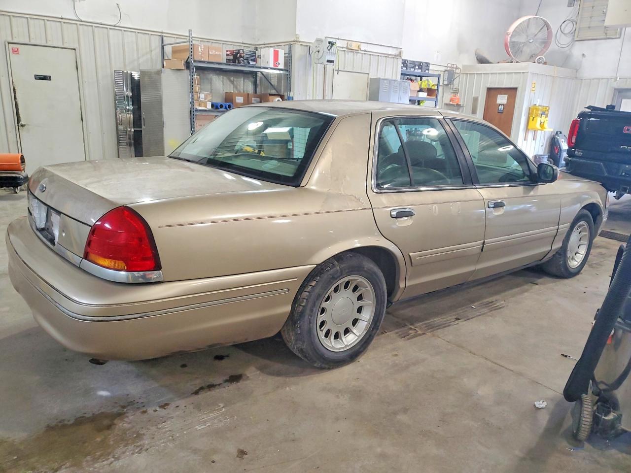 2000 FORD CROWN VICTORIA LX photo 5