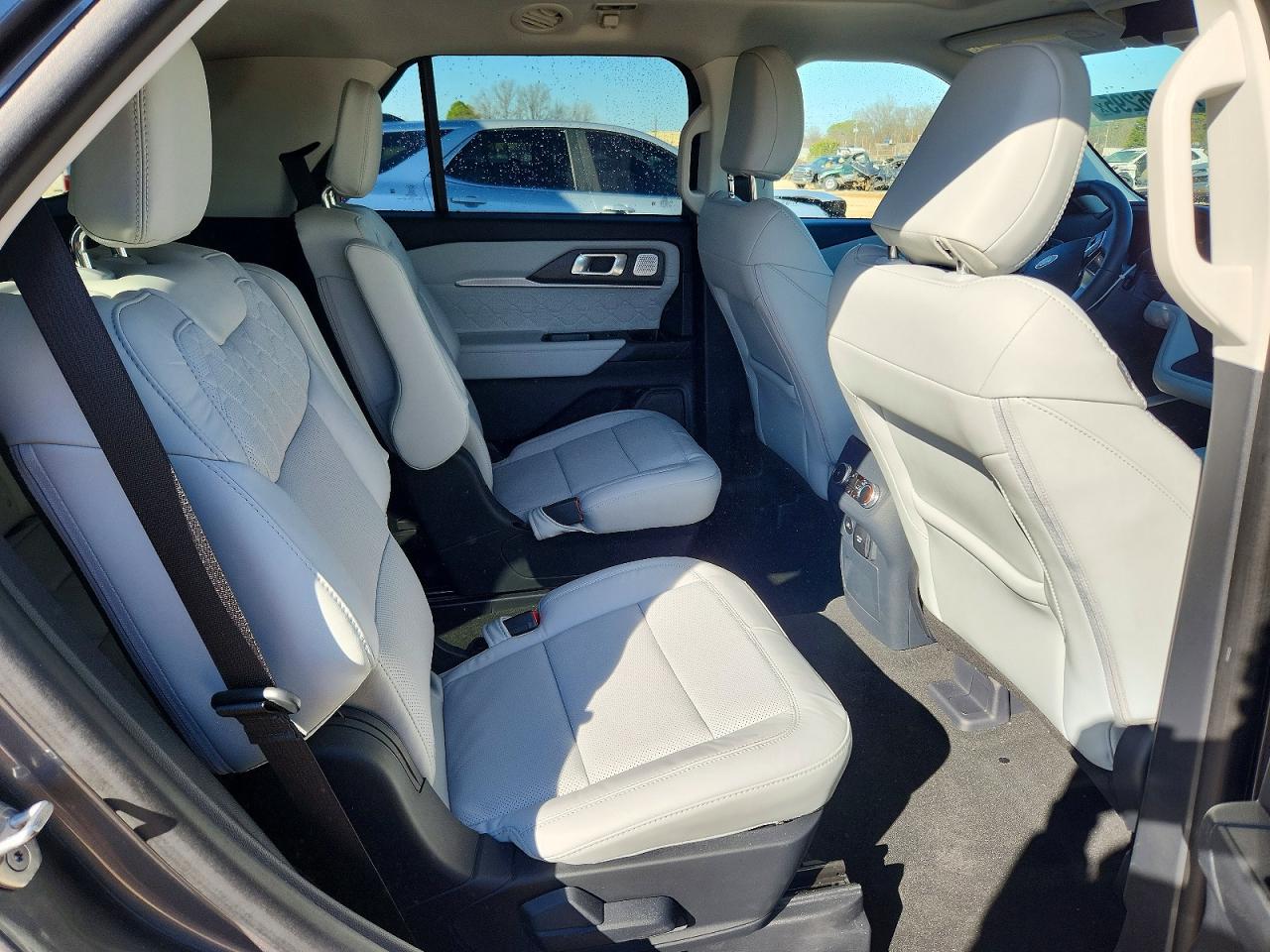 2025 FORD EXPLORER PLATINUM photo 21
