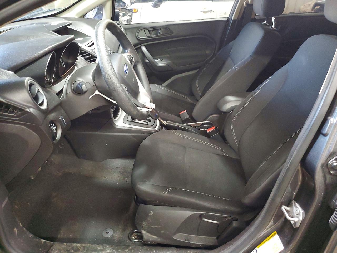 2019 FORD FIESTA SE photo 19