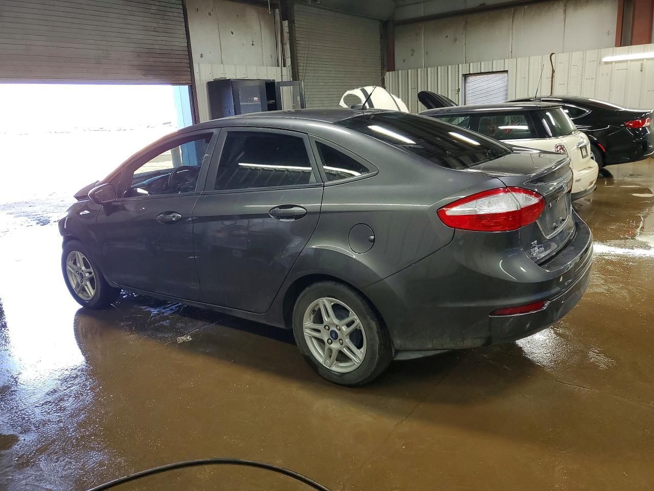 2019 FORD FIESTA SE photo 4