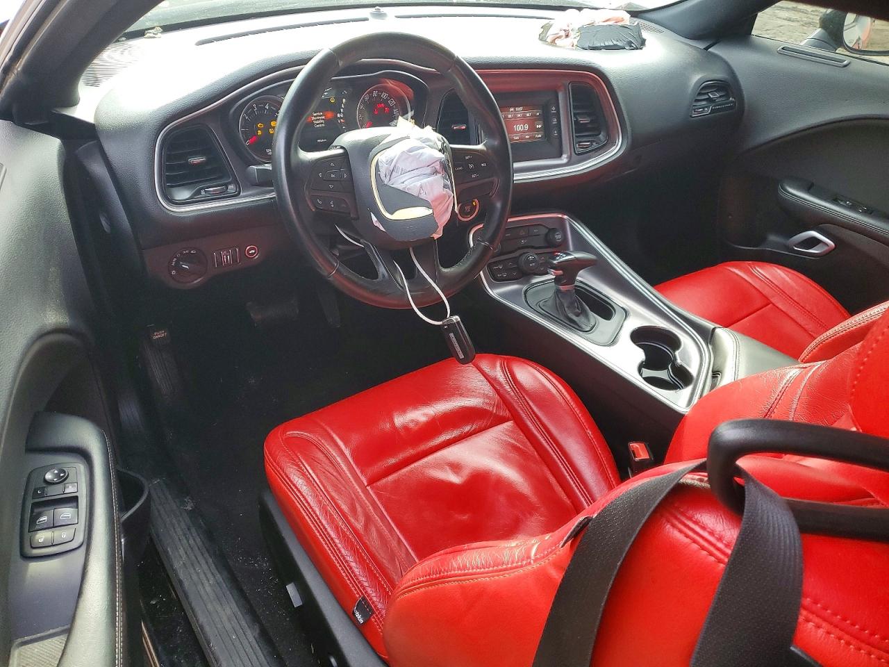 2016 DODGE CHALLENGER SXT photo 8