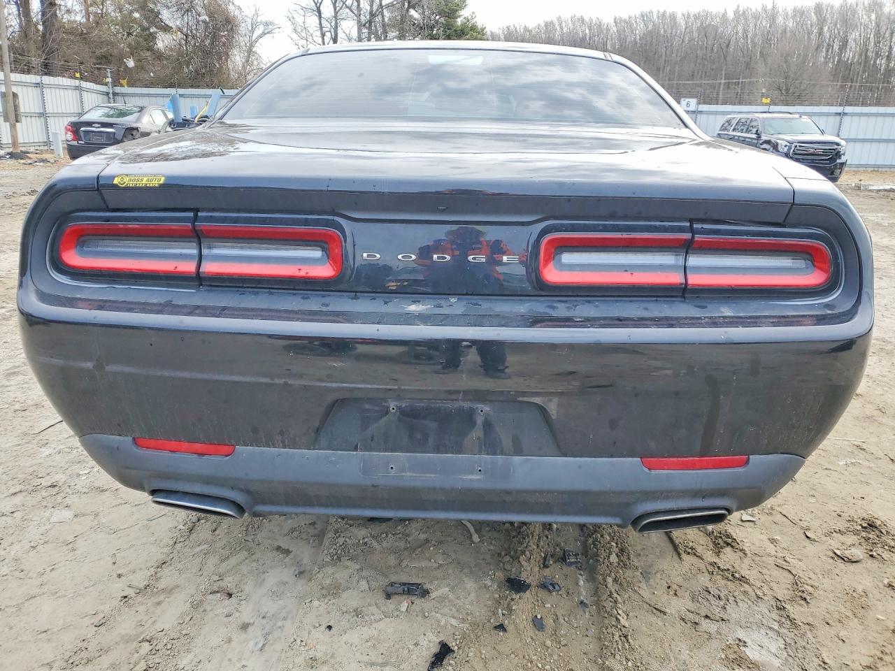 2016 DODGE CHALLENGER SXT photo 6