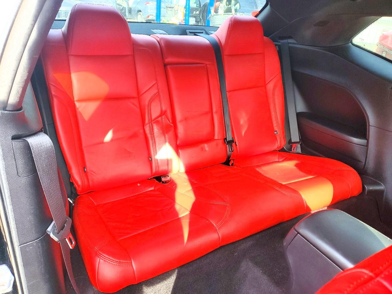 2016 DODGE CHALLENGER SXT photo 10