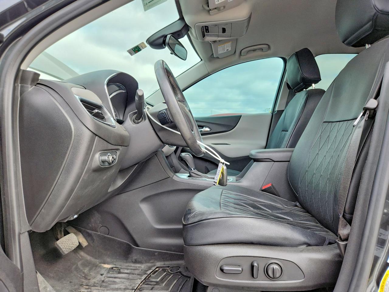 2020 CHEVROLET EQUINOX LT photo 13