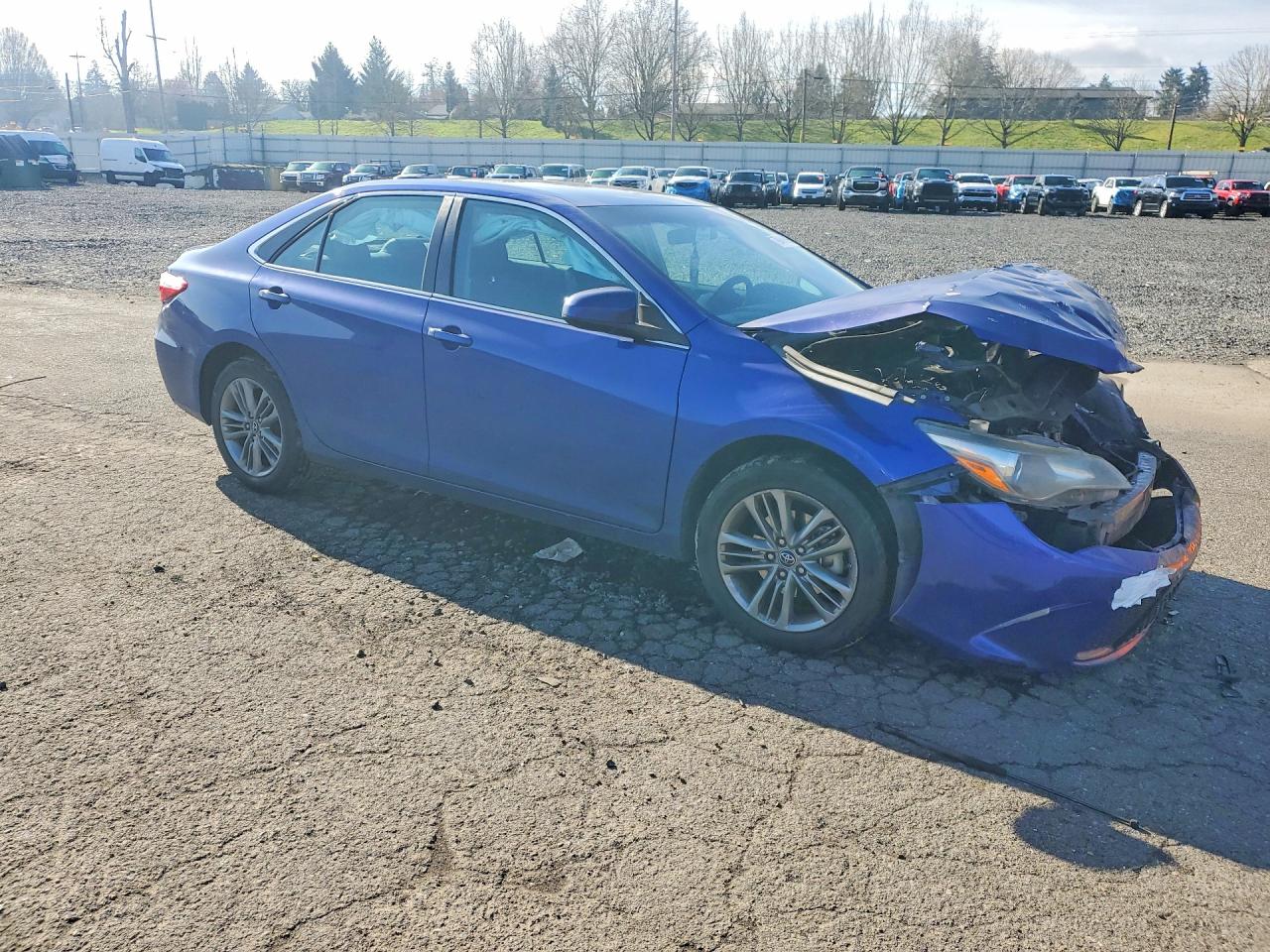 2016 TOYOTA CAMRY SE photo 4