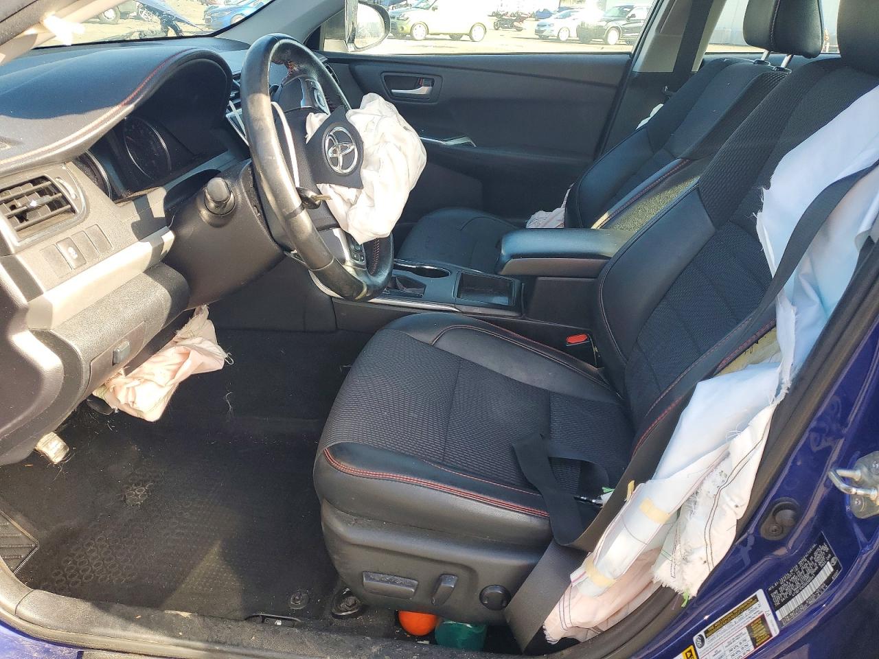 2016 TOYOTA CAMRY SE photo 7