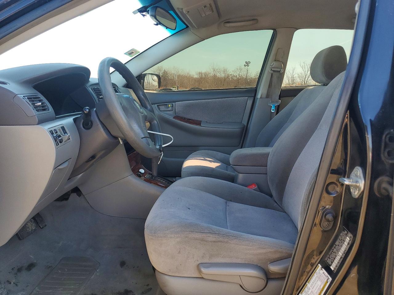 2005 TOYOTA COROLLA LE photo 13