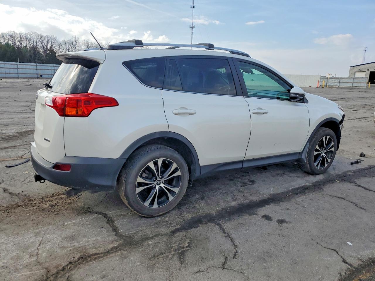 2015 TOYOTA RAV4 LIMITED photo 5