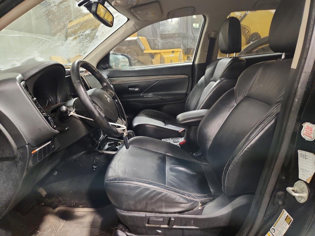 2019 MITSUBISHI OUTLANDER SE photo 19
