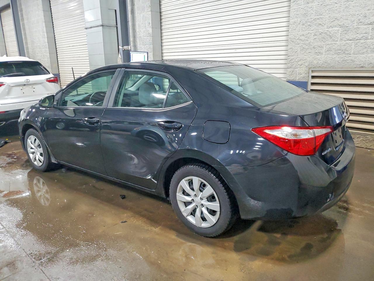 2014 TOYOTA COROLLA LE photo 2