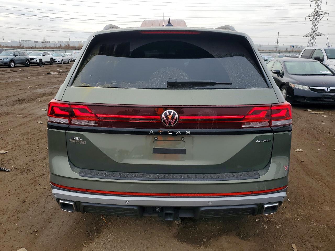 2024 VOLKSWAGEN ATLAS PEAK EDITION photo 11