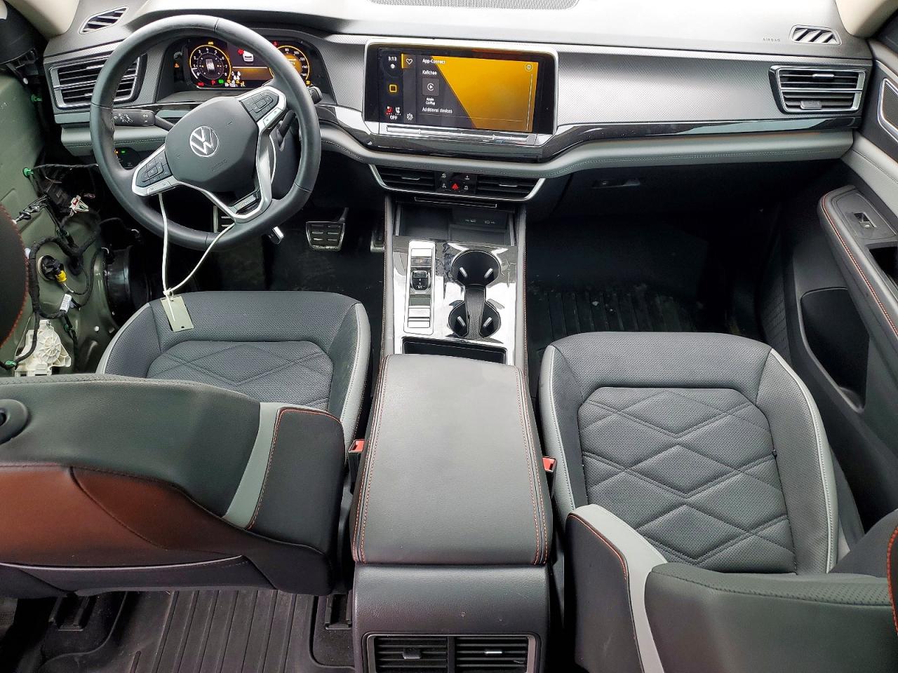 2024 VOLKSWAGEN ATLAS PEAK EDITION photo 15