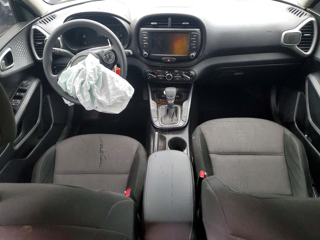 2022 KIA SOUL LX photo 22