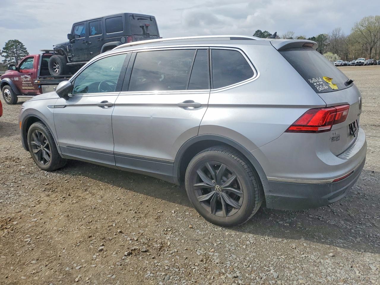 2024 VOLKSWAGEN TIGUAN SE photo 3