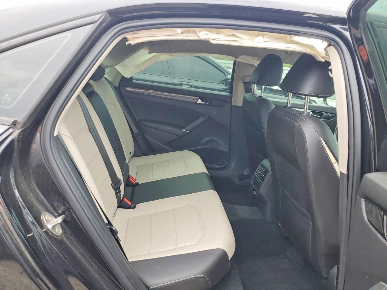 2020 VOLKSWAGEN PASSAT R-LINE photo 19