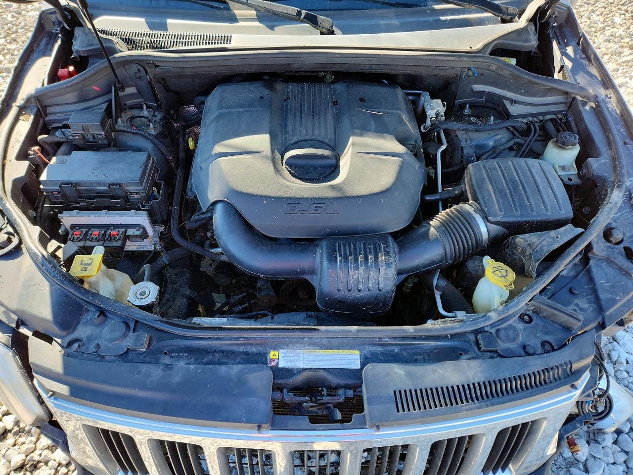 2011 JEEP GRAND CHEROKEE LAREDO photo 34