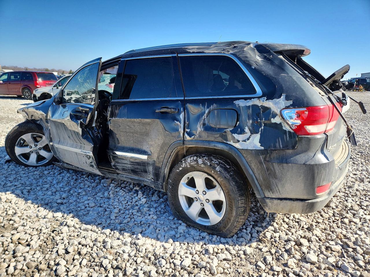2011 JEEP GRAND CHEROKEE LAREDO photo 4