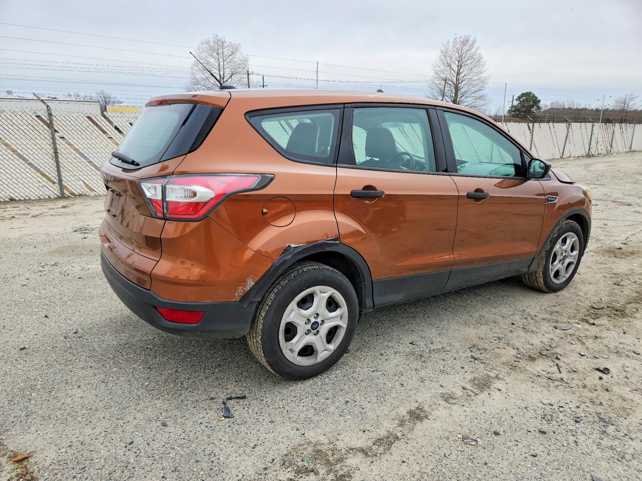 2017 FORD ESCAPE S photo 3