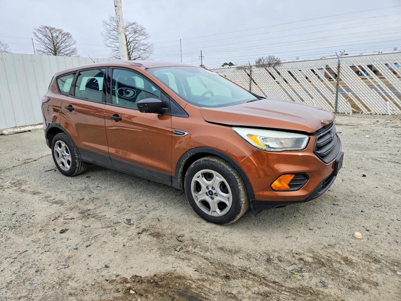 2017 FORD ESCAPE S photo 4