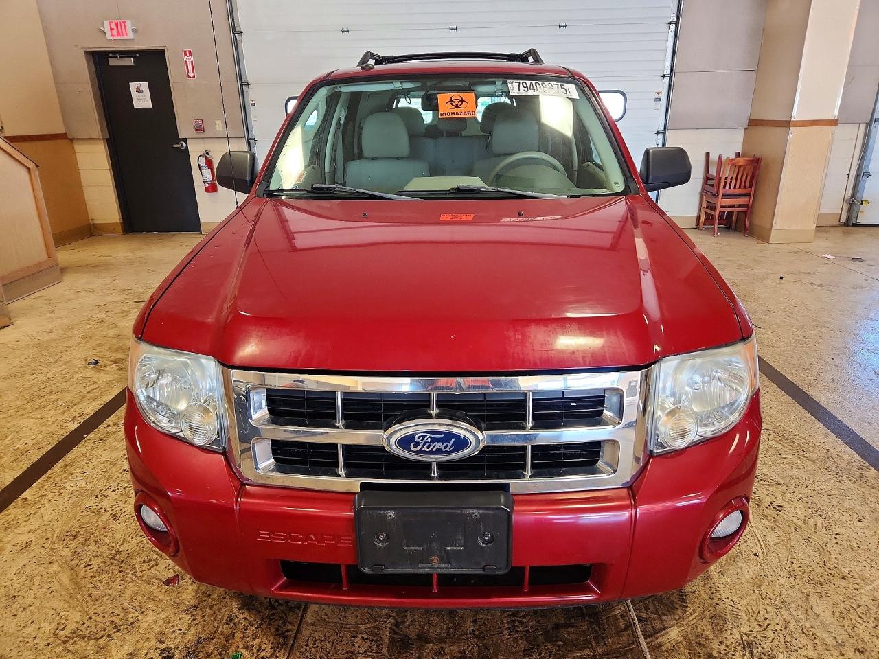 2010 FORD ESCAPE photo 5