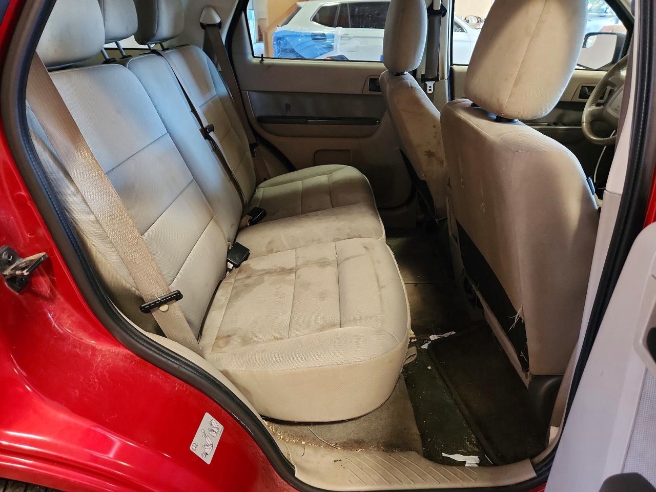 2010 FORD ESCAPE photo 11