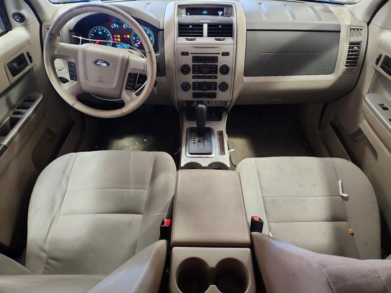 2010 FORD ESCAPE photo 8
