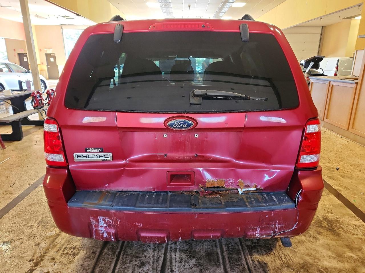 2010 FORD ESCAPE photo 6