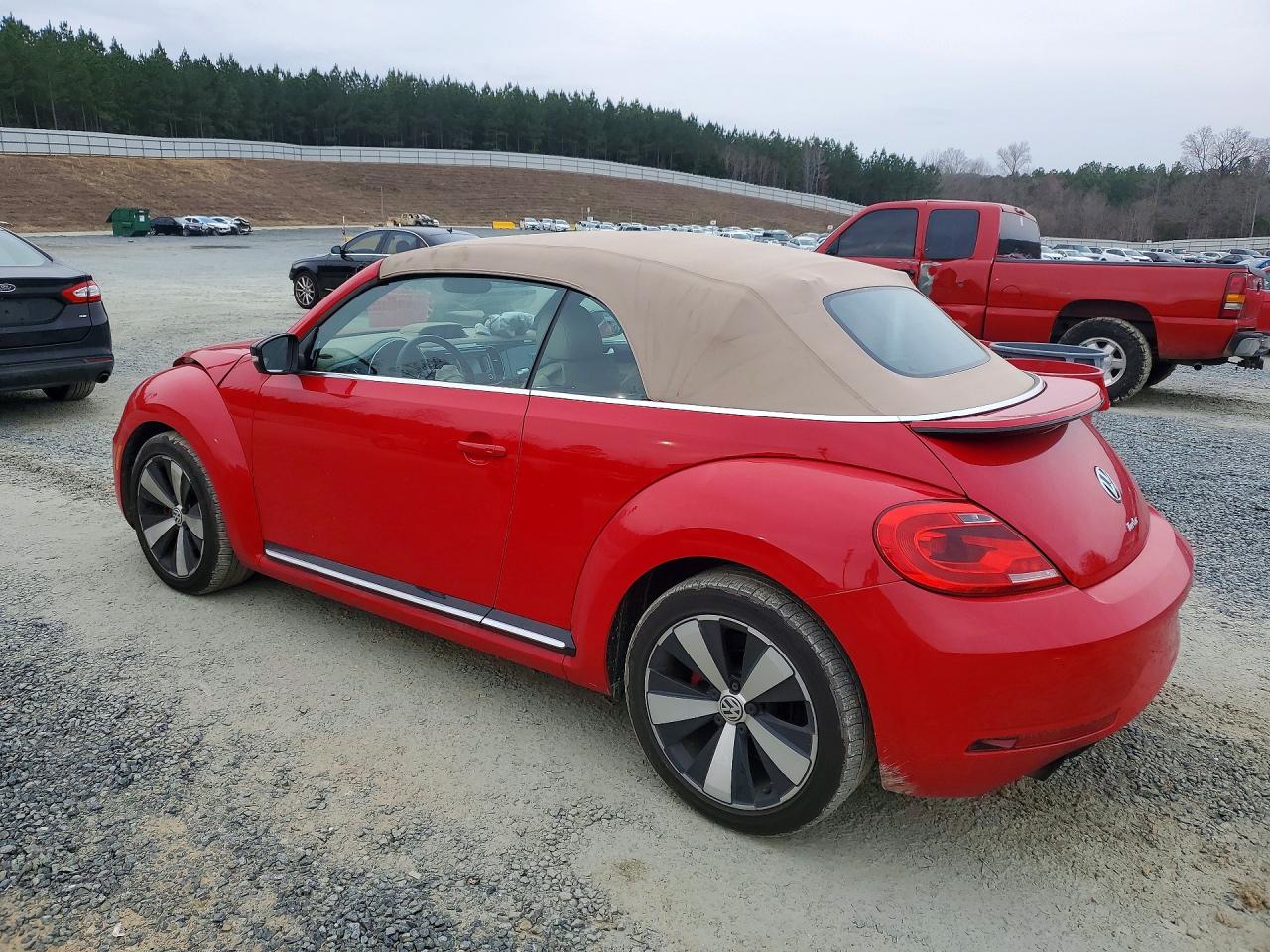 2013 VOLKSWAGEN BEETLE TURBO photo 2