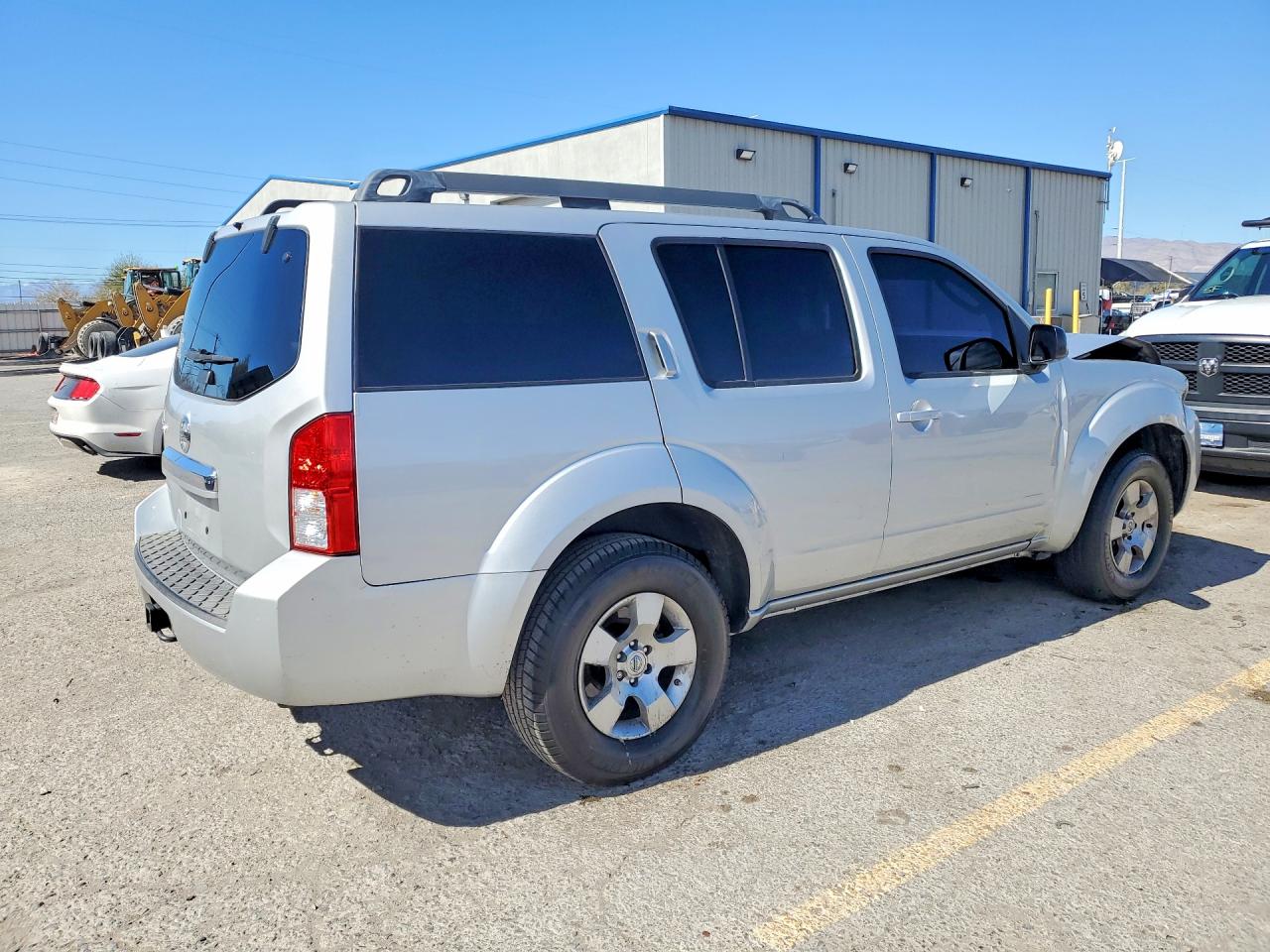2012 NISSAN PATHFINDER S photo 5