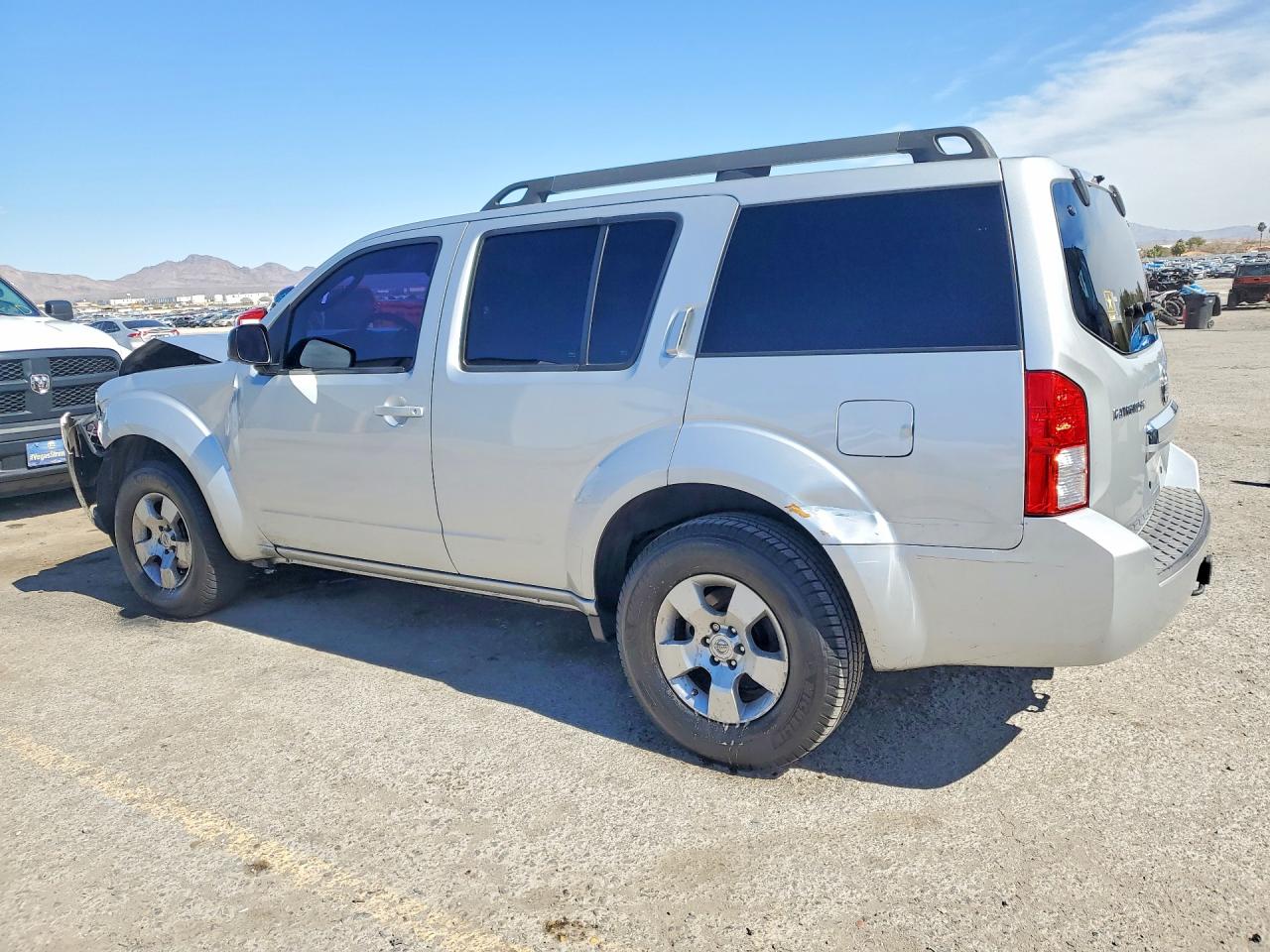 2012 NISSAN PATHFINDER S photo 3