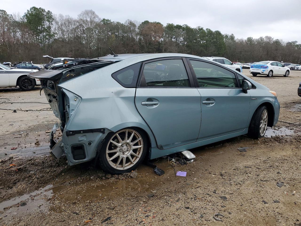 2013 TOYOTA PRIUS TWO photo 3