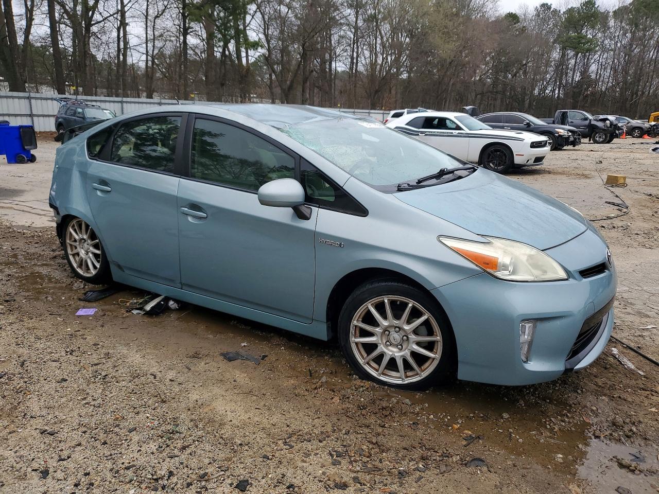 2013 TOYOTA PRIUS TWO photo 4