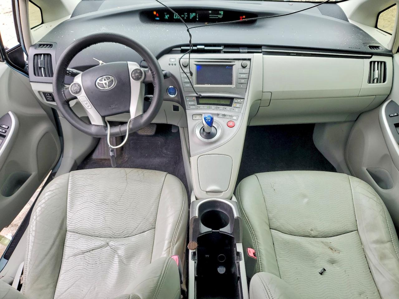 2013 TOYOTA PRIUS TWO photo 8