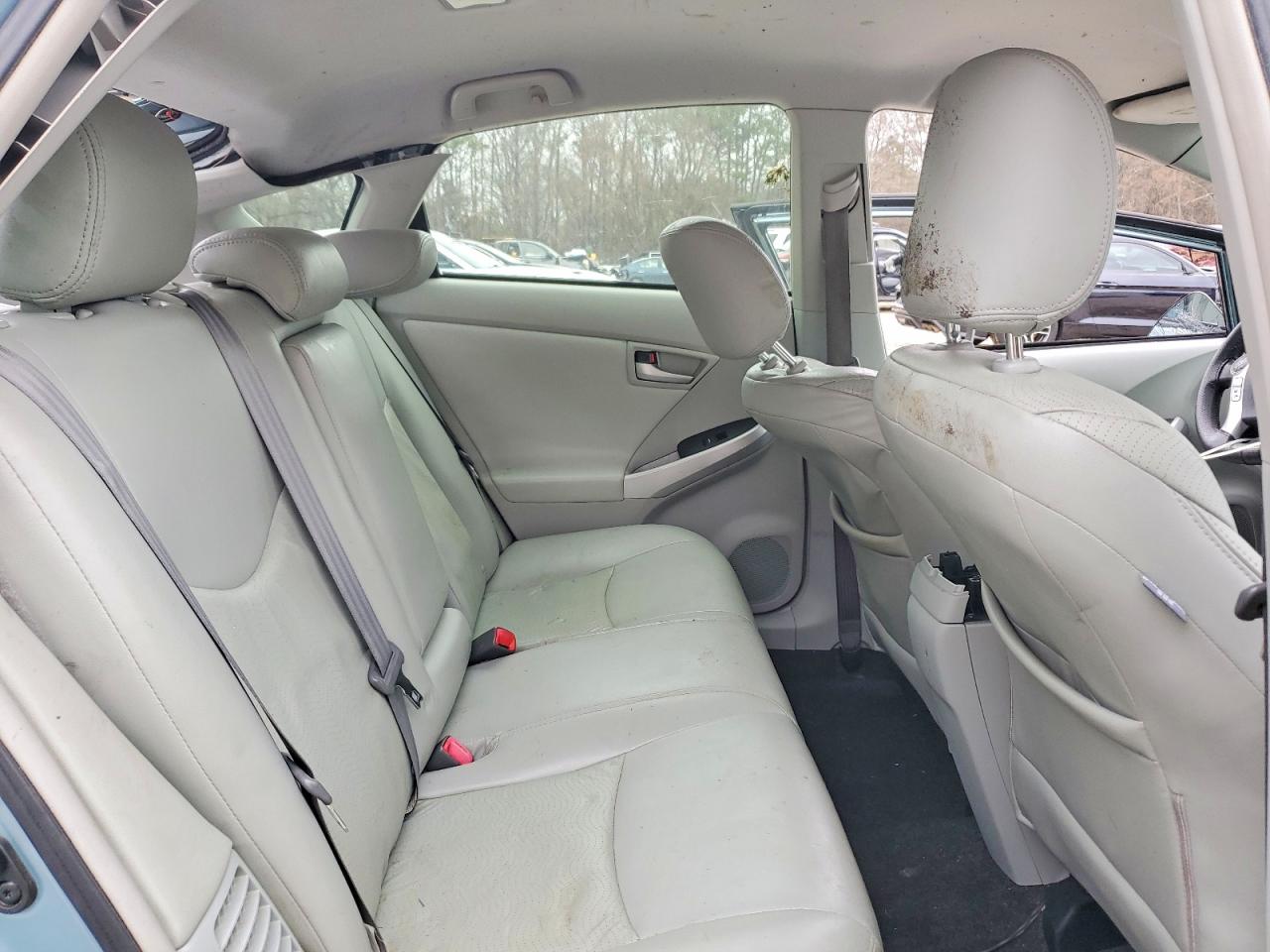 2013 TOYOTA PRIUS TWO photo 10