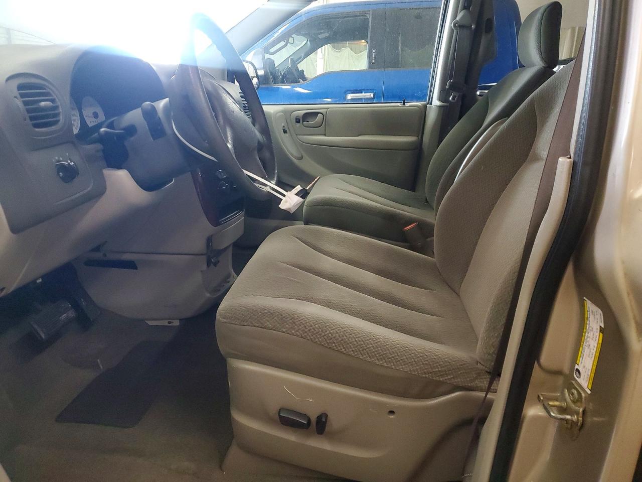 2005 CHRYSLER TOWN & COUNTRY photo 7